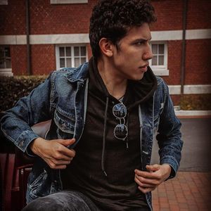 Meet your Posher, Jason